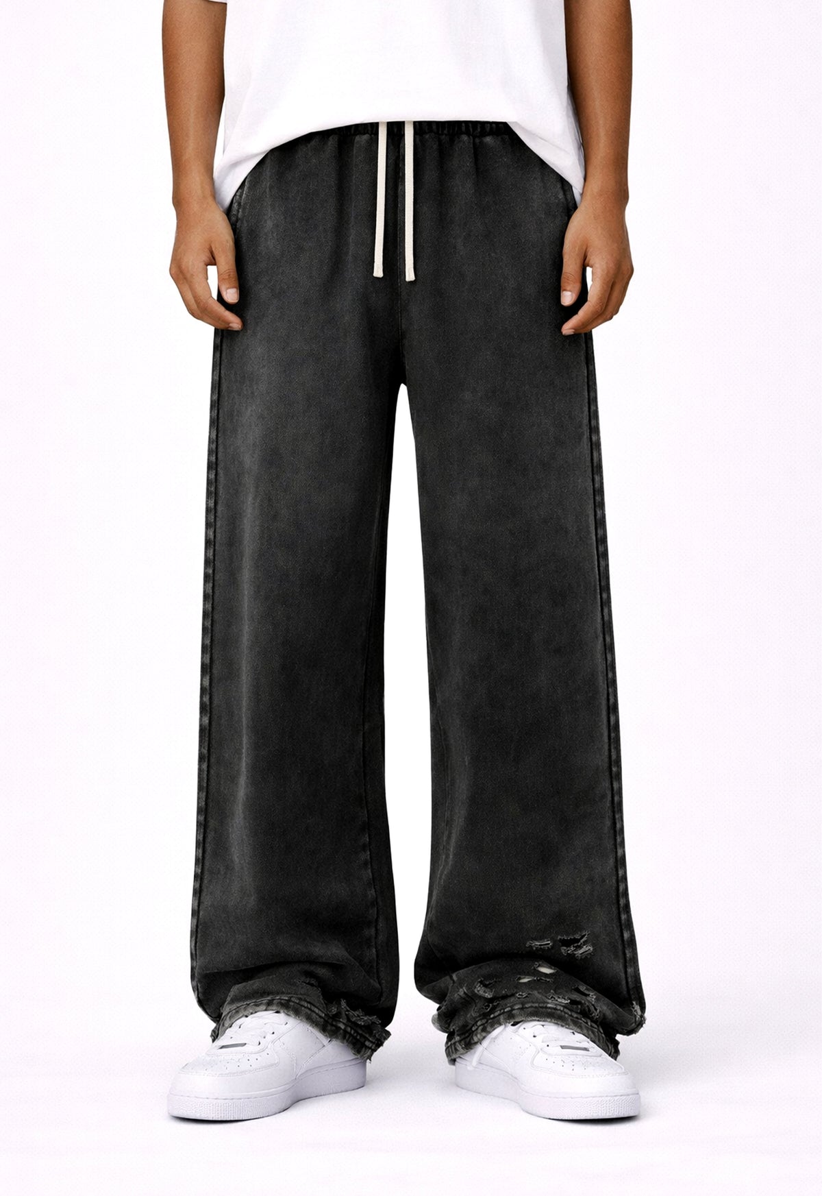 NOIR DISTRESSED SWEATPANTS